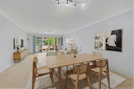 Spacious & Light-Filled 2-Bedroom Apartment With Renovated Bathroom - Photo 2