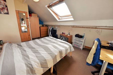 2 bedroom House in Elizabeth Street, Leeds - Photo 3