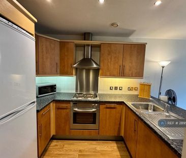 2 bedroom flat to rent - Photo 4