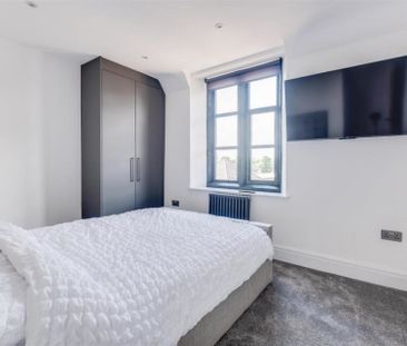 2 bedroom Semi-detached house to rent - Photo 3