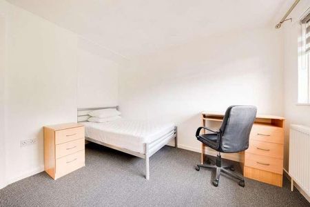 Tenterden Drive, Canterbury, CT2 - Photo 4