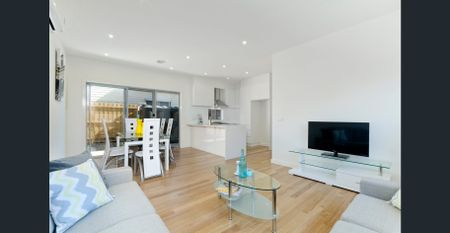 Three Bedroom Townhouse - Photo 4