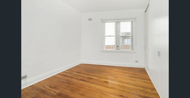 Beautiful Art Deco Apartment - Photo 1