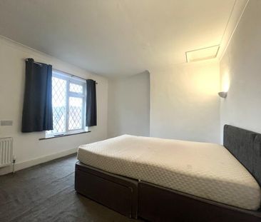 2 bedroom end of terrace house to rent - Photo 4