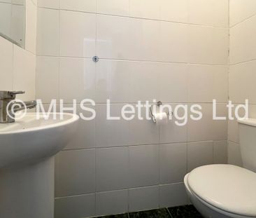 Room 4, 45 Delph Mount, Woodhouse, LS6 2HS - Photo 6