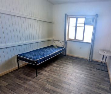 UPSTAIRS UNIT WITH STUDY IN BUNGALOW!!! - Photo 1