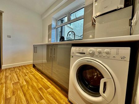4 bedroom terraced house to rent - Photo 4