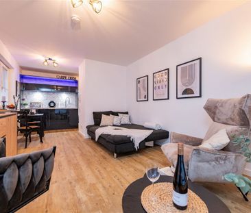 "Modernes und hochwertig möbliertes Single-Appartement mit Terrasse... - Foto 2