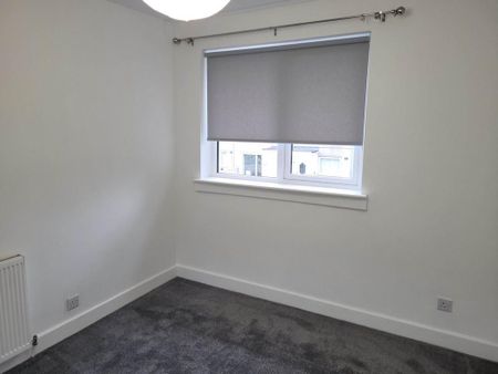 3 bedroom end of terrace house to rent - Photo 4