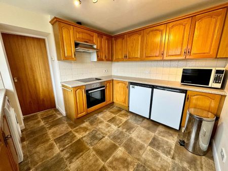 2 bedroom detached bungalow to rent - Photo 2