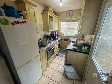 2 bedroom terraced house to rent - Photo 3