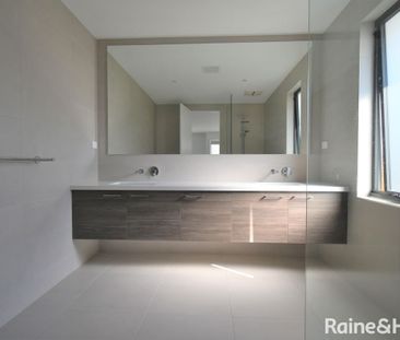 Luxurious 4 bedroom Townhouse in Bentleigh East! - Photo 6
