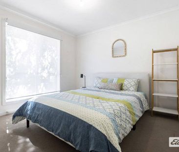Fully Furnished in Enviable Central Location - Photo 3
