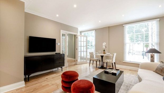 Grosvenor Hill, Mayfair - Photo 1