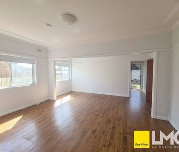 Renovated House in the Avenues - Photo 2