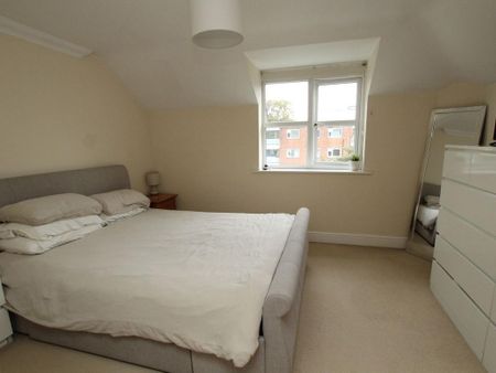 4 bedroom townhouse to rent - Photo 2
