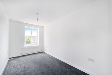 2 bedroom end of terrace house to rent - Photo 4