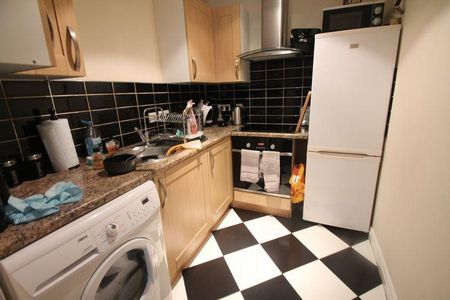 2 bedroom apartment to rent - Photo 4