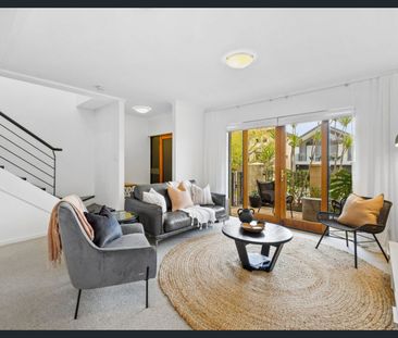 Sophisticated living in East Perth - Photo 1