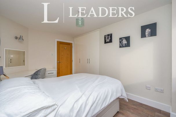 2 bedroom apartment to rent Brecon House, The Canalside, Portsmouth, PO1 - Photo 1