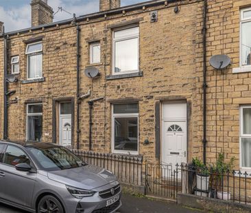 2 bed terraced house to rent in Duke Street, Elland - Photo 1