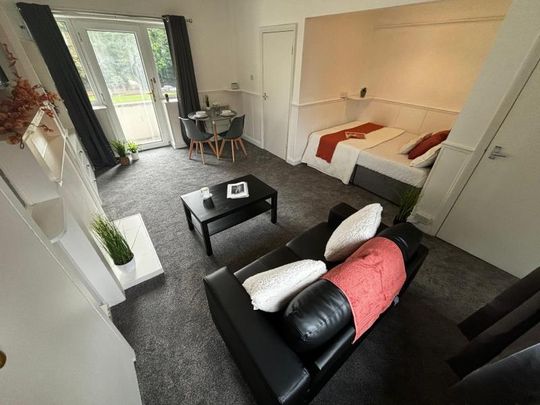 Studio to rent - Photo 1