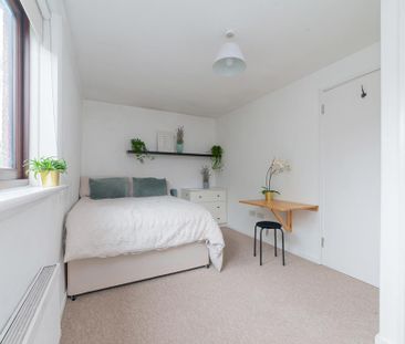 1 bedroom in a house share to rent - Photo 6