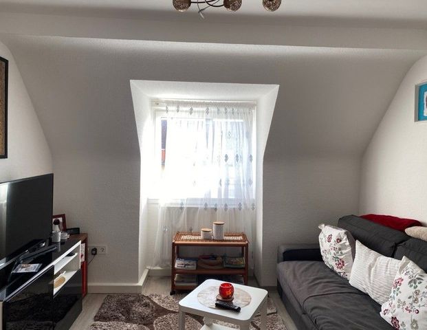 Gemütliche Dachgeschosswohnung mit Schrägen - Foto 1