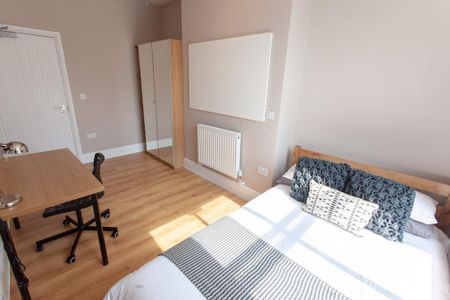4 bedroom flat to rent - Photo 5