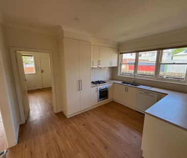 Central Location, Freshly Landscaped Yard - Photo 5