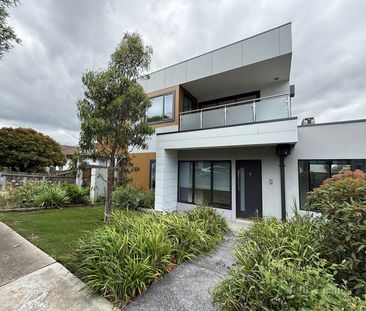 1/79 Summerhill Road, Reservoir VIC 3073 - Townhouse For Rent | Domain - Photo 1