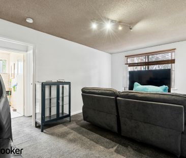 Charming One Bedroom Unit - Photo 6