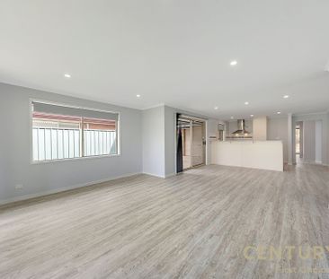 Recently Renovated 3 Bedroom Home in Fantastic Location&excl;&excl;... - Photo 2