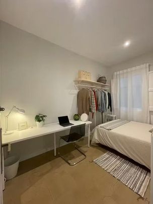 Carrer de Còrsega, Barcelona, Catalonia 08037 - Photo 1