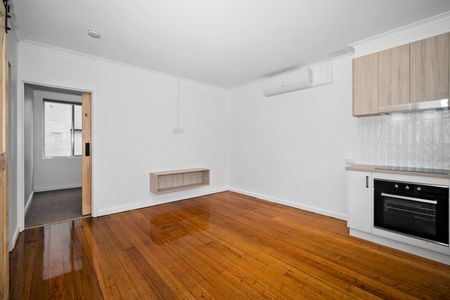 RENOVATED TWO BEDROOM UNIT IN BALLARAT CENTRAL - Photo 4