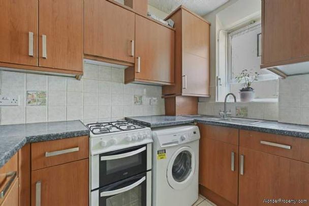 2 bedroom property to rent in London - Photo 1