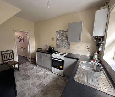 2 bedroom terraced house to rent - Photo 5