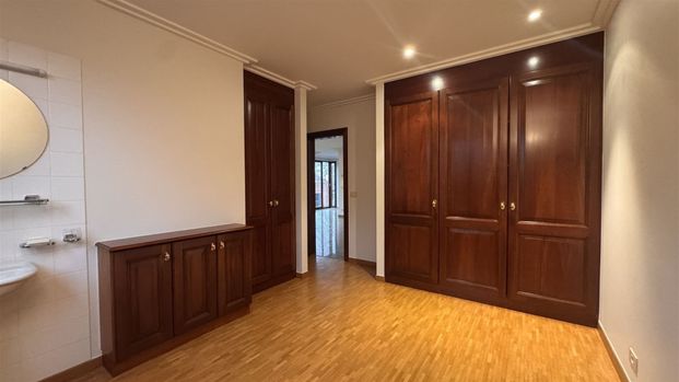 Luxe appartement is rustig gelegen te Anzegem met een groot terras van 23m² - Photo 1