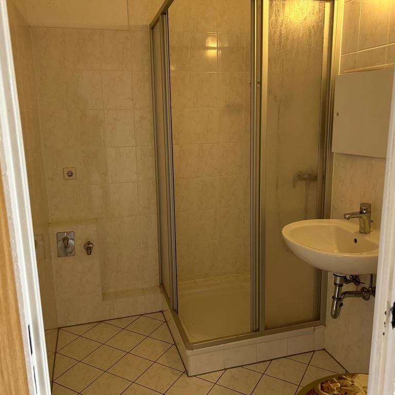 Wohnung auf bequemer Etage, Nähe Elsteraue und mit Loggia! - Foto 1