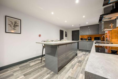 1 bedroom in a house share to rent - Photo 2