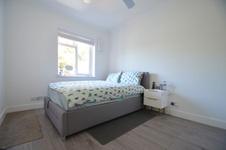 2 bedroom Semi-detached house to rent - Photo 3