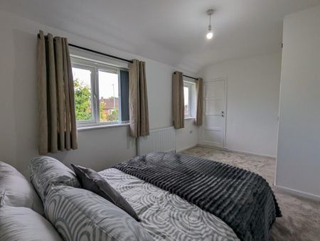 3 bedroom terraced house to rent - Photo 3