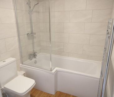 3 bedroom terraced house to rent - Photo 6