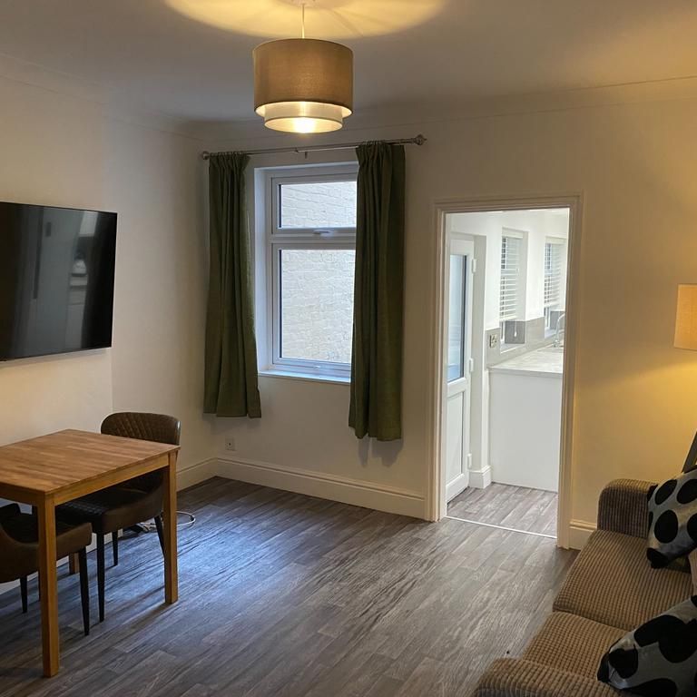 4 bedroom terraced house to rent - Photo 1