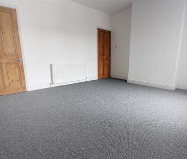 3 Bedroom House - Terraced To Let - Photo 2