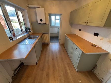 3 bedroom terraced house to rent - Photo 2