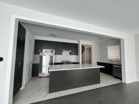 For Lease - 209 Leslie Davis Street, North Dumfries, Ontario - Photo 5