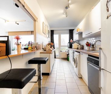 Appartement te huur in Liège voor € 990 met 3 slaapkamers - Foto 5