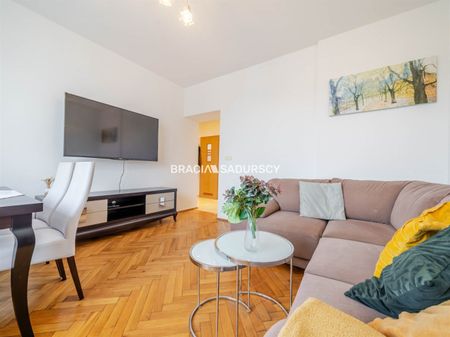 Wygodne mieszkanie w centrum z parkingiem. - Zdjęcie 2