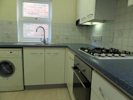 2 bedroom flat to rent - Photo 5